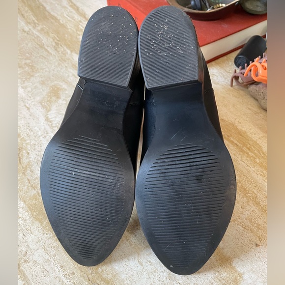 Nisolo Heeled Chelsea Boots - Picture 7 of 9